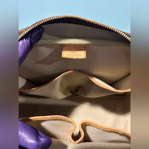 Louis Vuitton Deauville Monogram in great condition. Authentic and pre-owned. - Picture 3 of 14